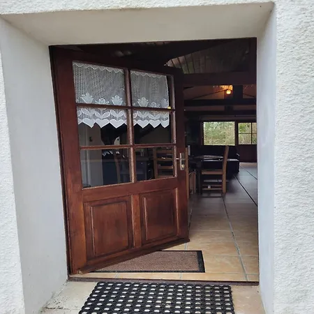 Vakantiehuis With Garden And Shared Pool